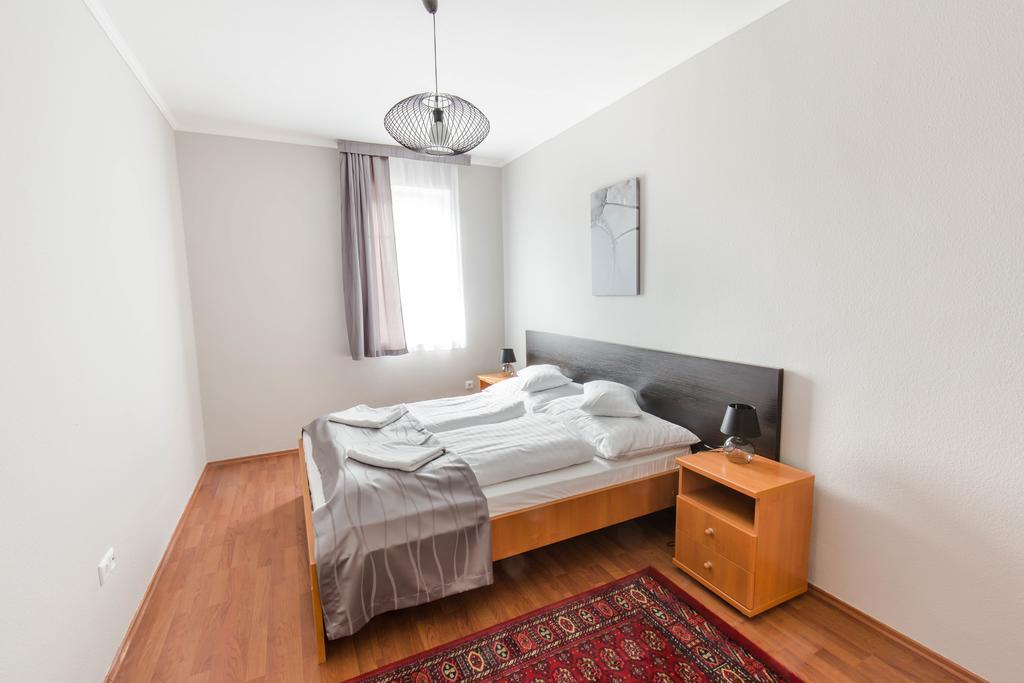 Salt Hill Apartmanok 艾格扎洛克 外观 照片