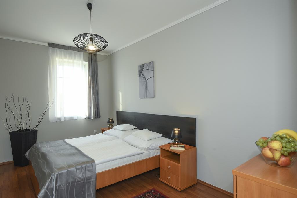 Salt Hill Apartmanok 艾格扎洛克 外观 照片