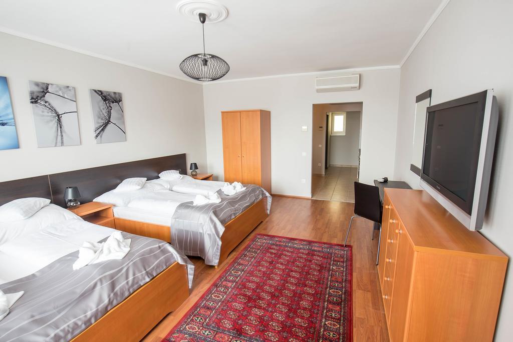 Salt Hill Apartmanok 艾格扎洛克 外观 照片
