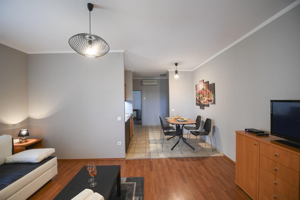 Salt Hill Apartmanok 艾格扎洛克 外观 照片