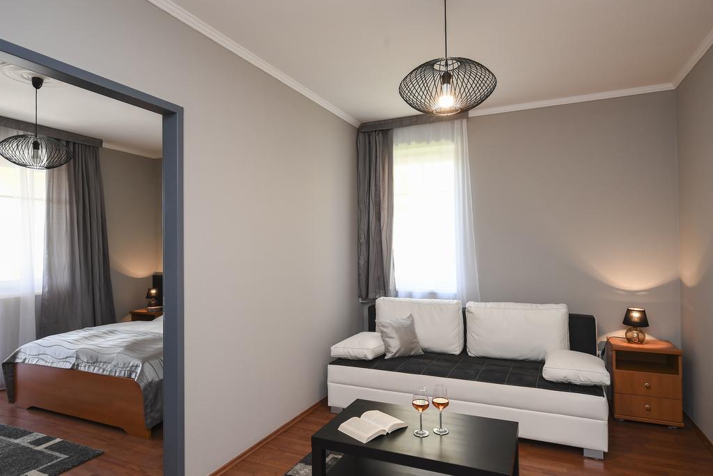 Salt Hill Apartmanok 艾格扎洛克 外观 照片
